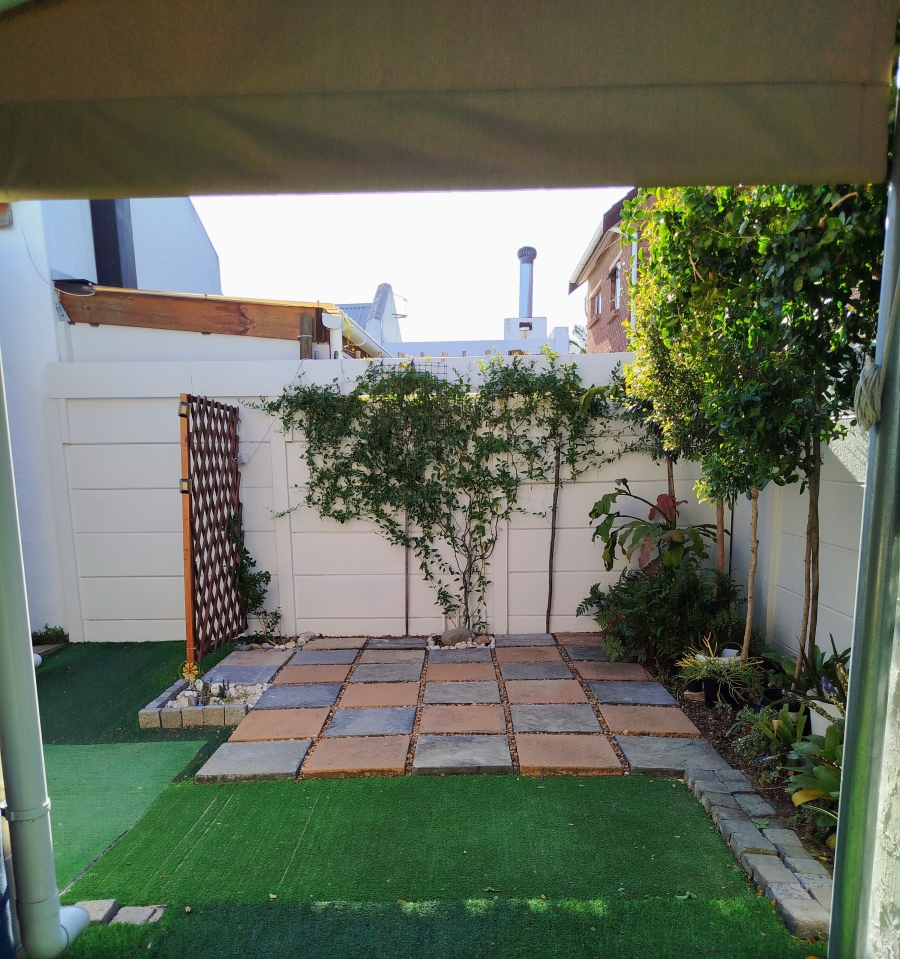 2 Bedroom Property for Sale in Table View Western Cape